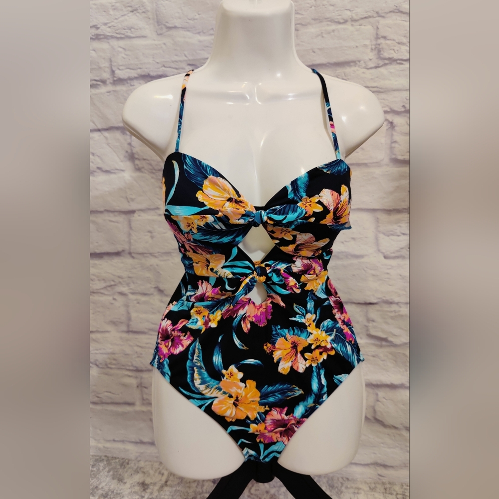 Ambrielle Floral Print Cutout Bathing Suit, Padded  Bra Size S, Msrp$89.00